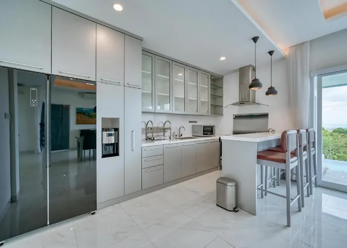 Kinditto - Luxurious 3br With Stunning Ocean Views And Serenity ヴィラ *